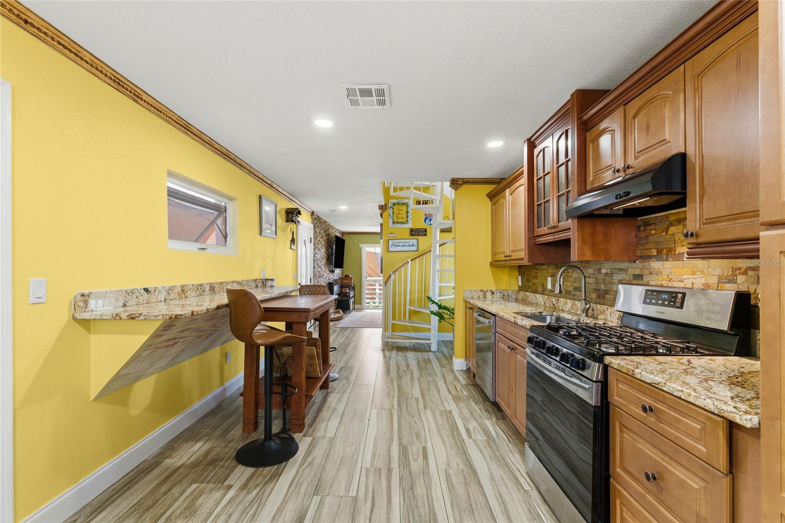 Image 10 of 36 For 881 Catfish Avenue