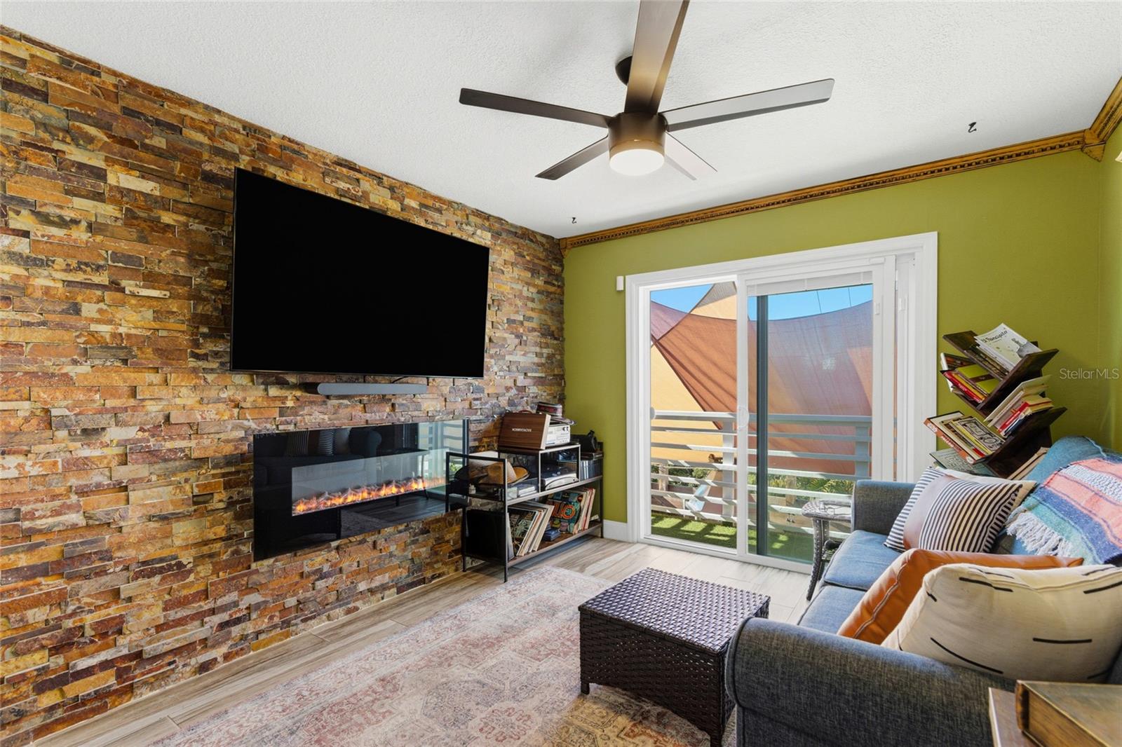 Image 4 of 36 For 881 Catfish Avenue