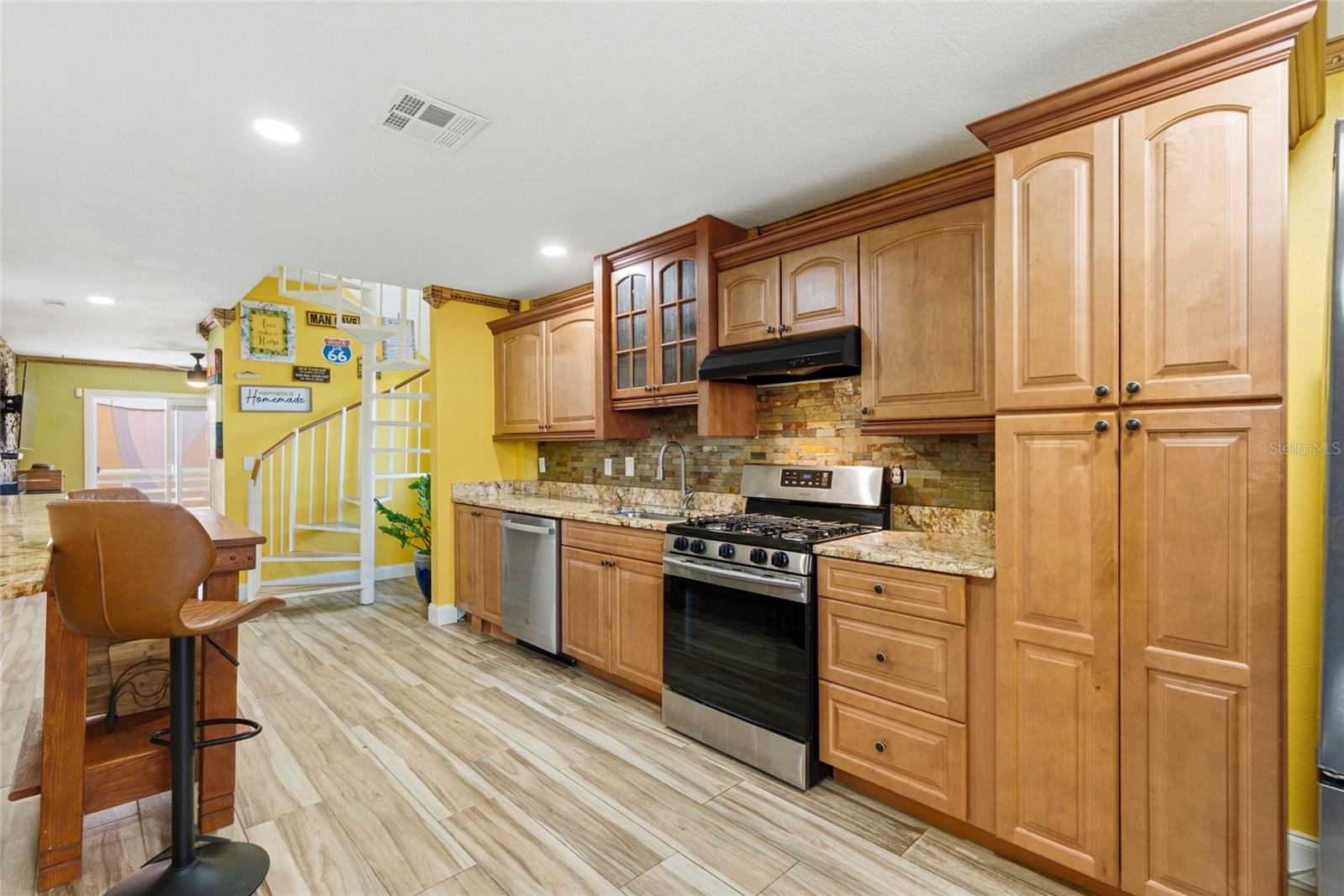 Image 7 of 36 For 881 Catfish Avenue