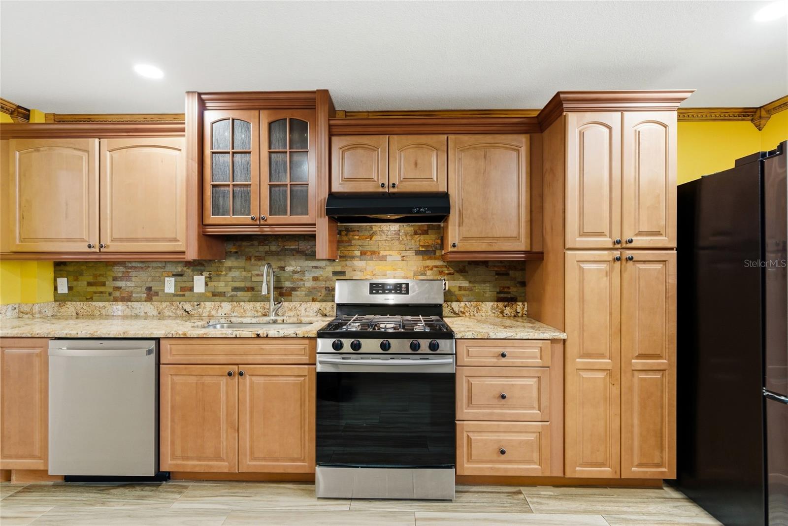 Image 8 of 36 For 881 Catfish Avenue