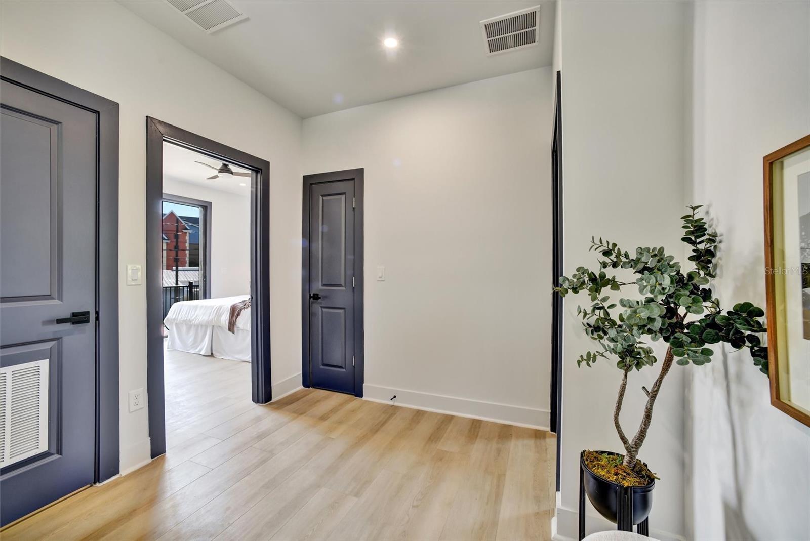 Image 20 of 37 For 18 Clark Street