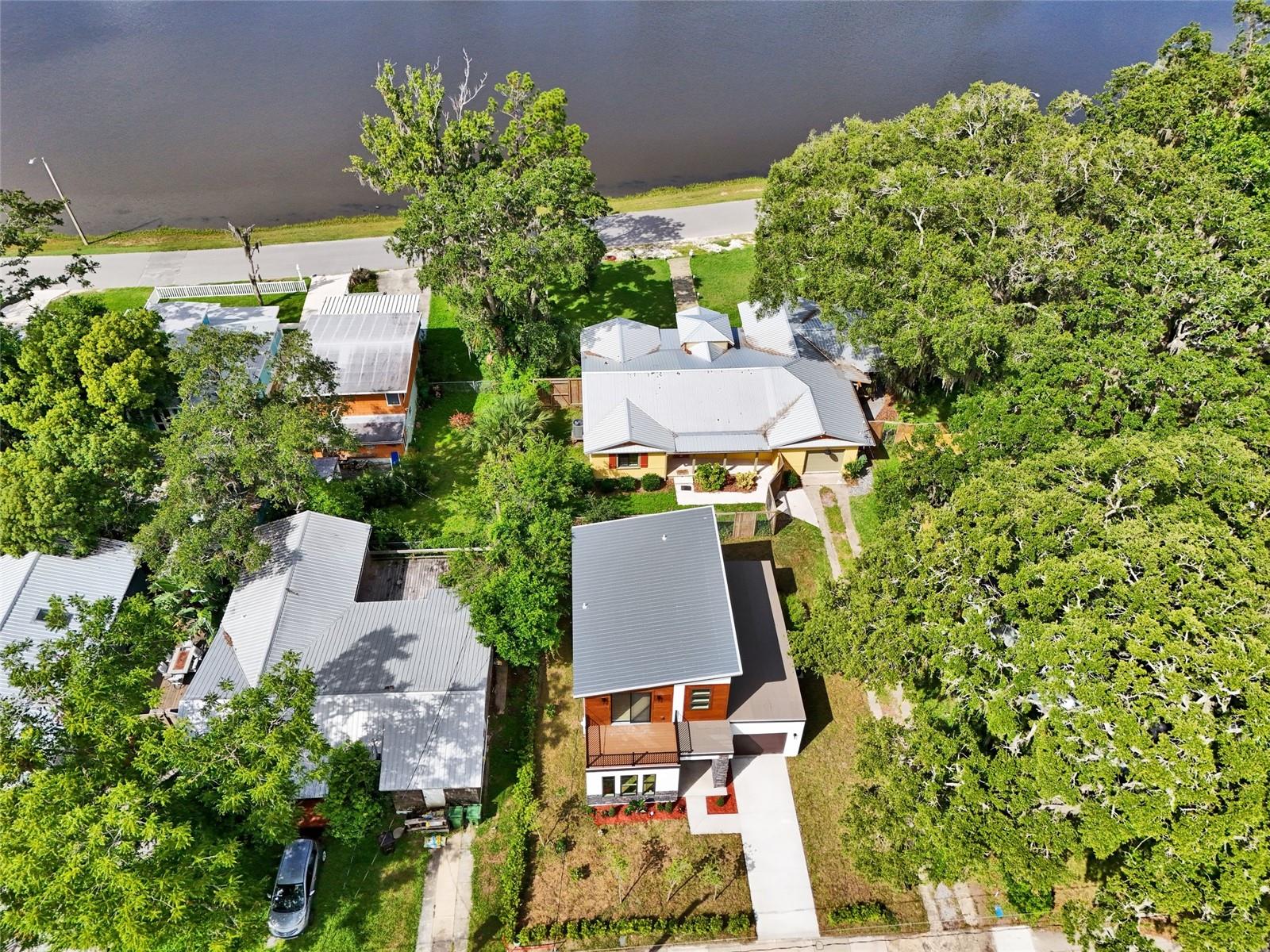 Image 6 of 37 For 18 Clark Street