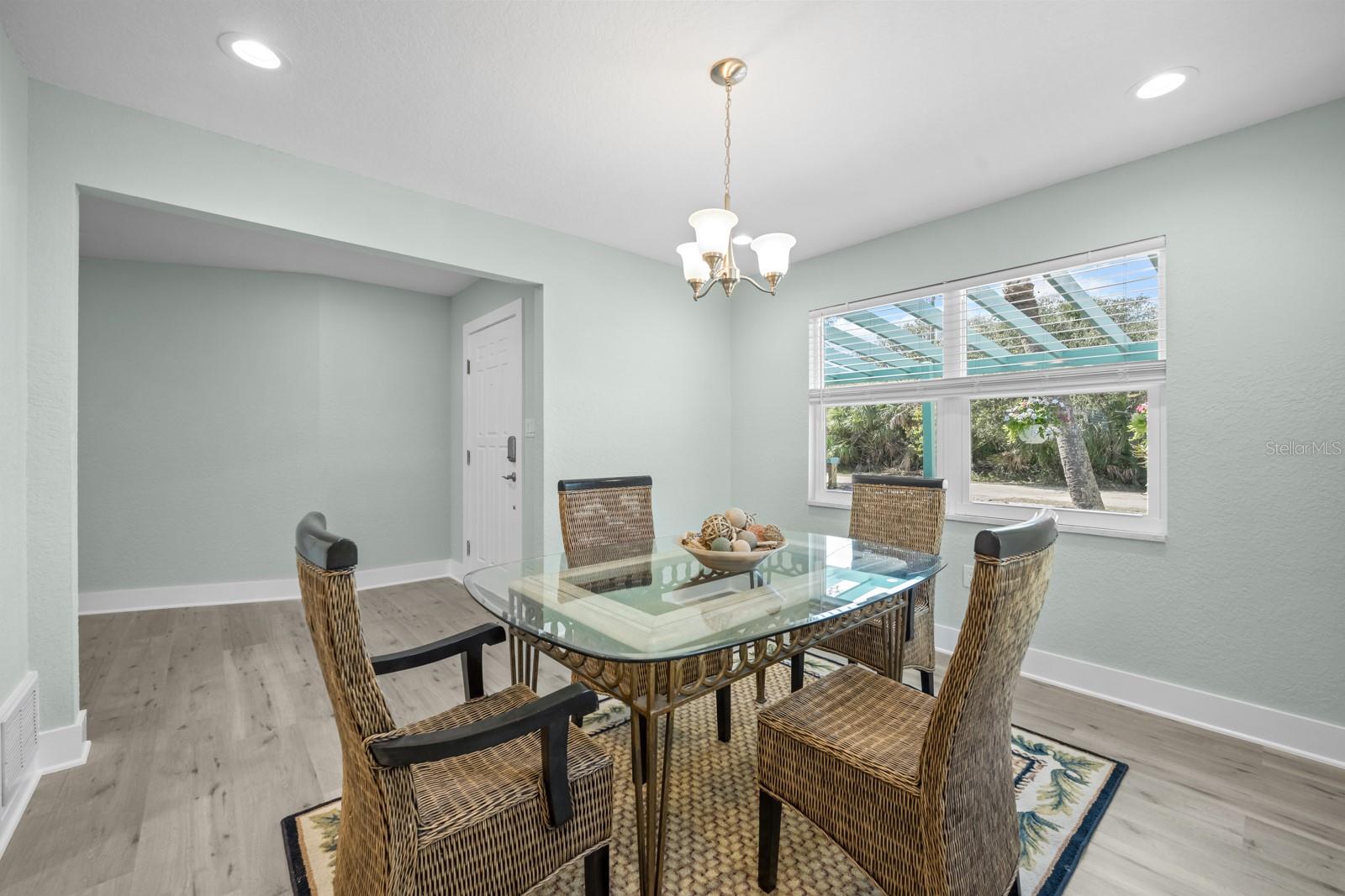 Image 10 of 63 For 2717 John Bull Street