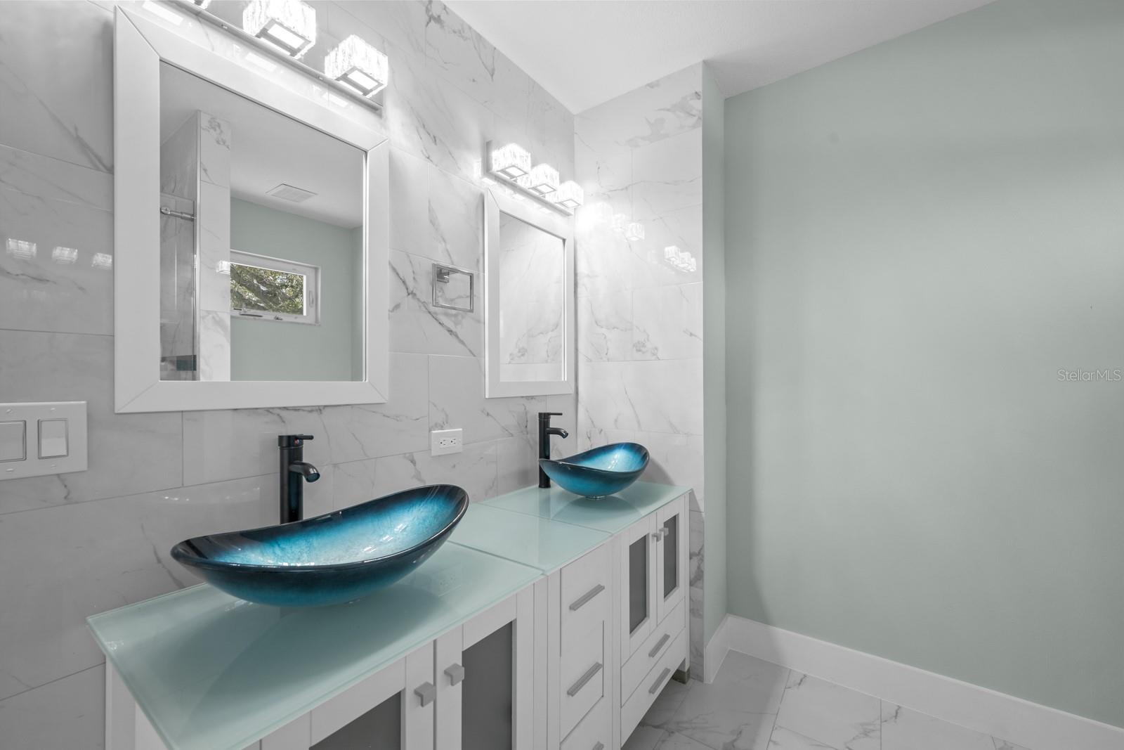 Image 34 of 63 For 2717 John Bull Street