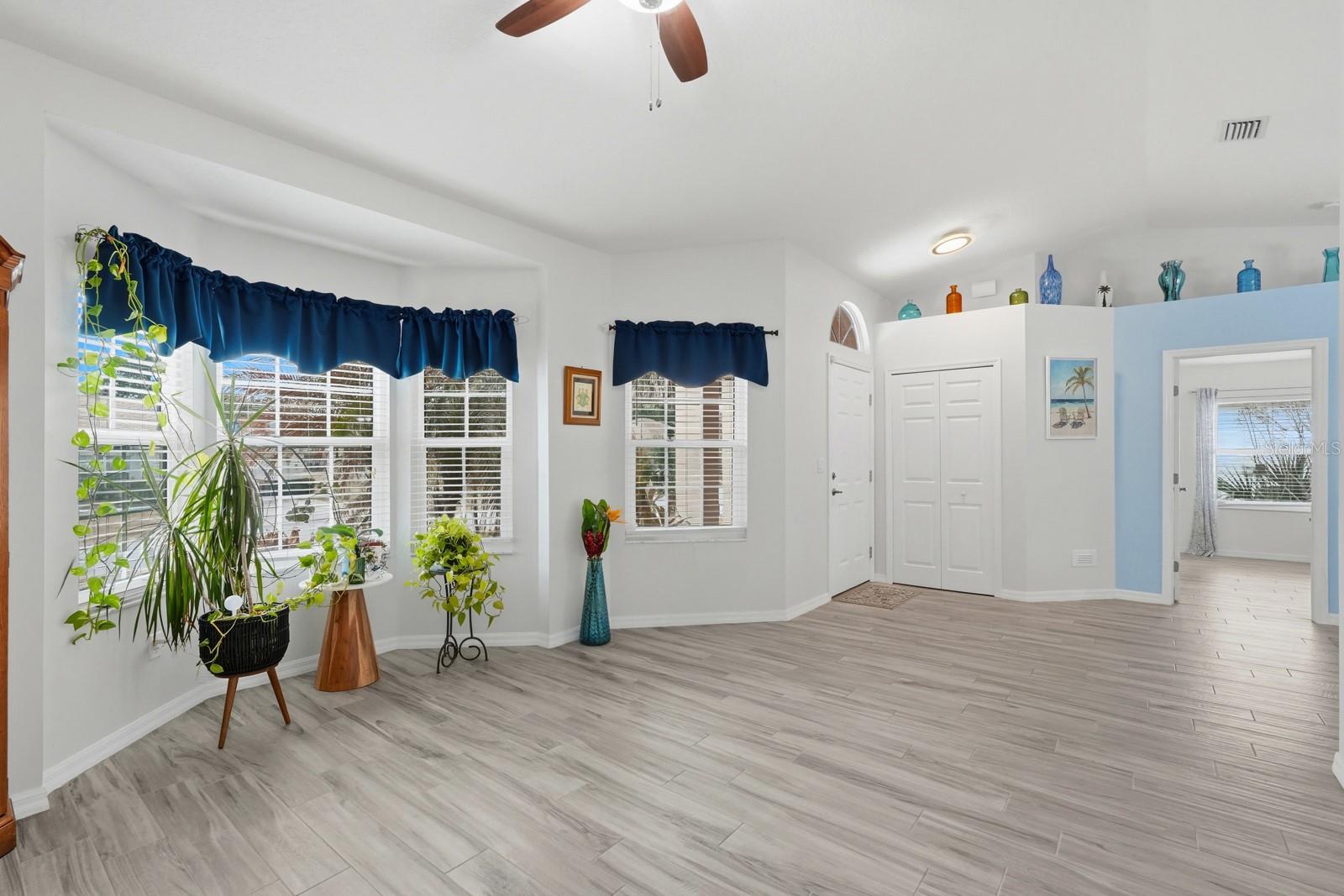 Image 11 of 58 For 75 Pheasant Drive