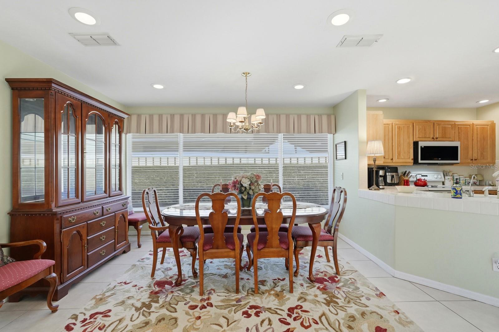 Image 10 of 60 For 38 Treetop Circle