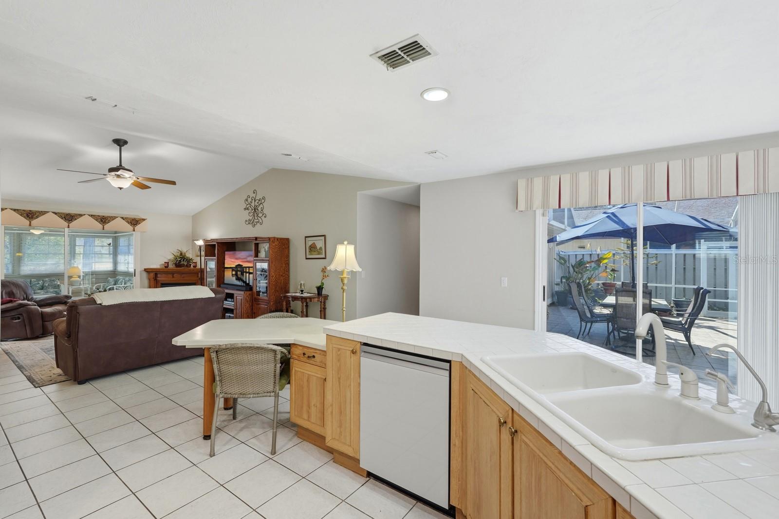 Image 13 of 60 For 38 Treetop Circle