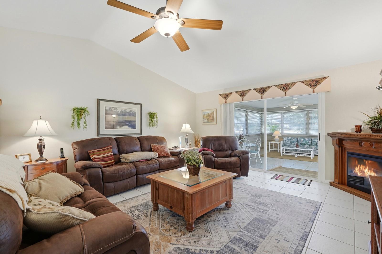 Image 16 of 60 For 38 Treetop Circle