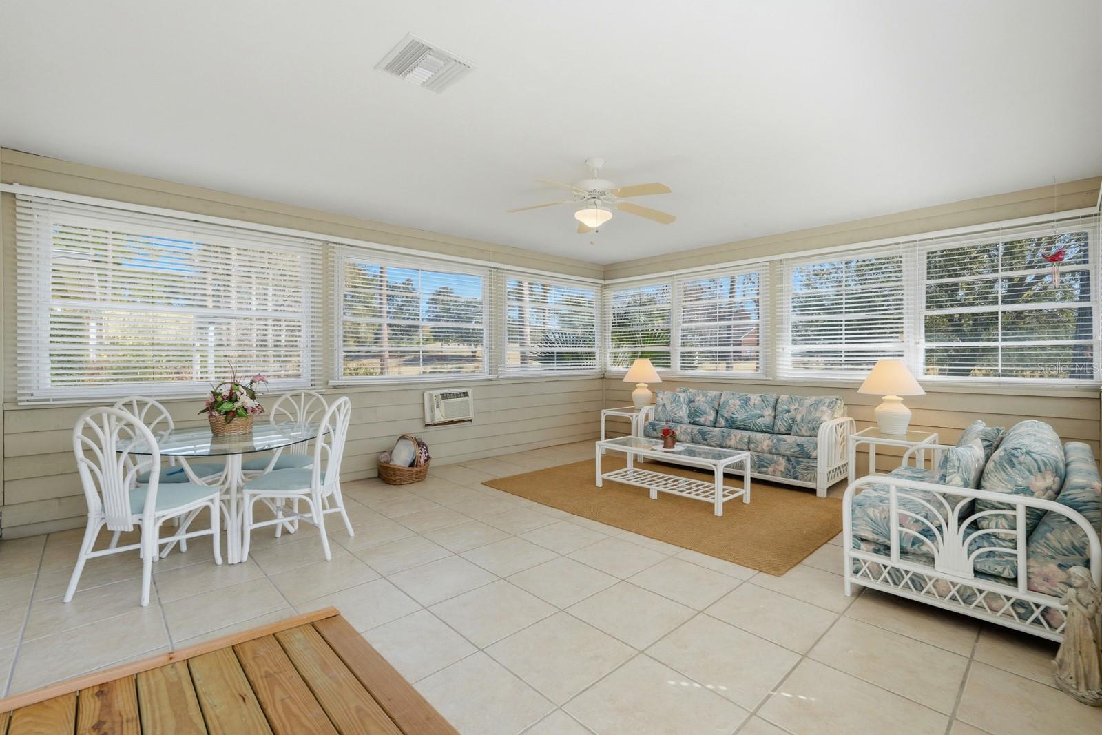 Image 19 of 60 For 38 Treetop Circle