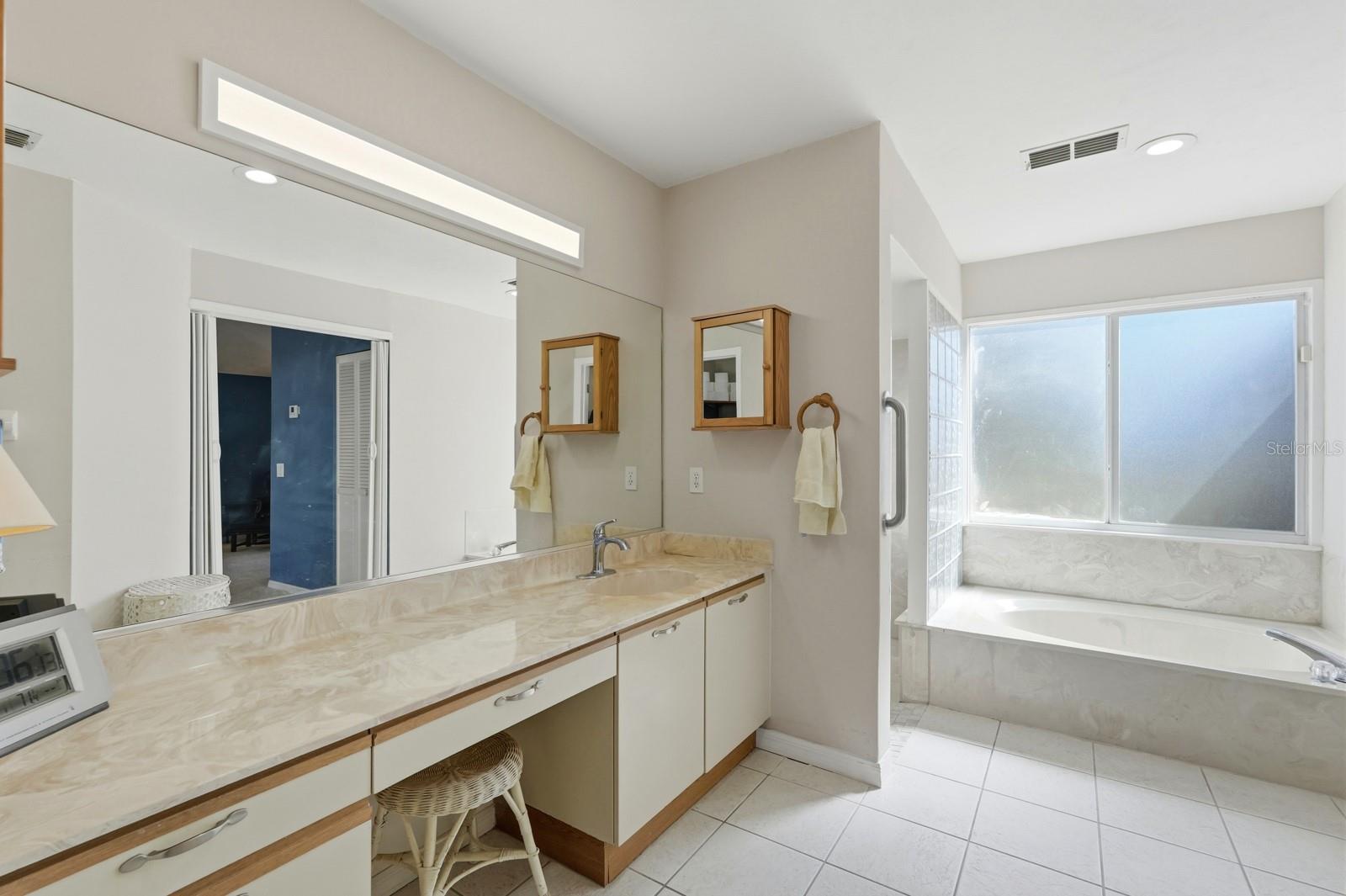 Image 28 of 60 For 38 Treetop Circle