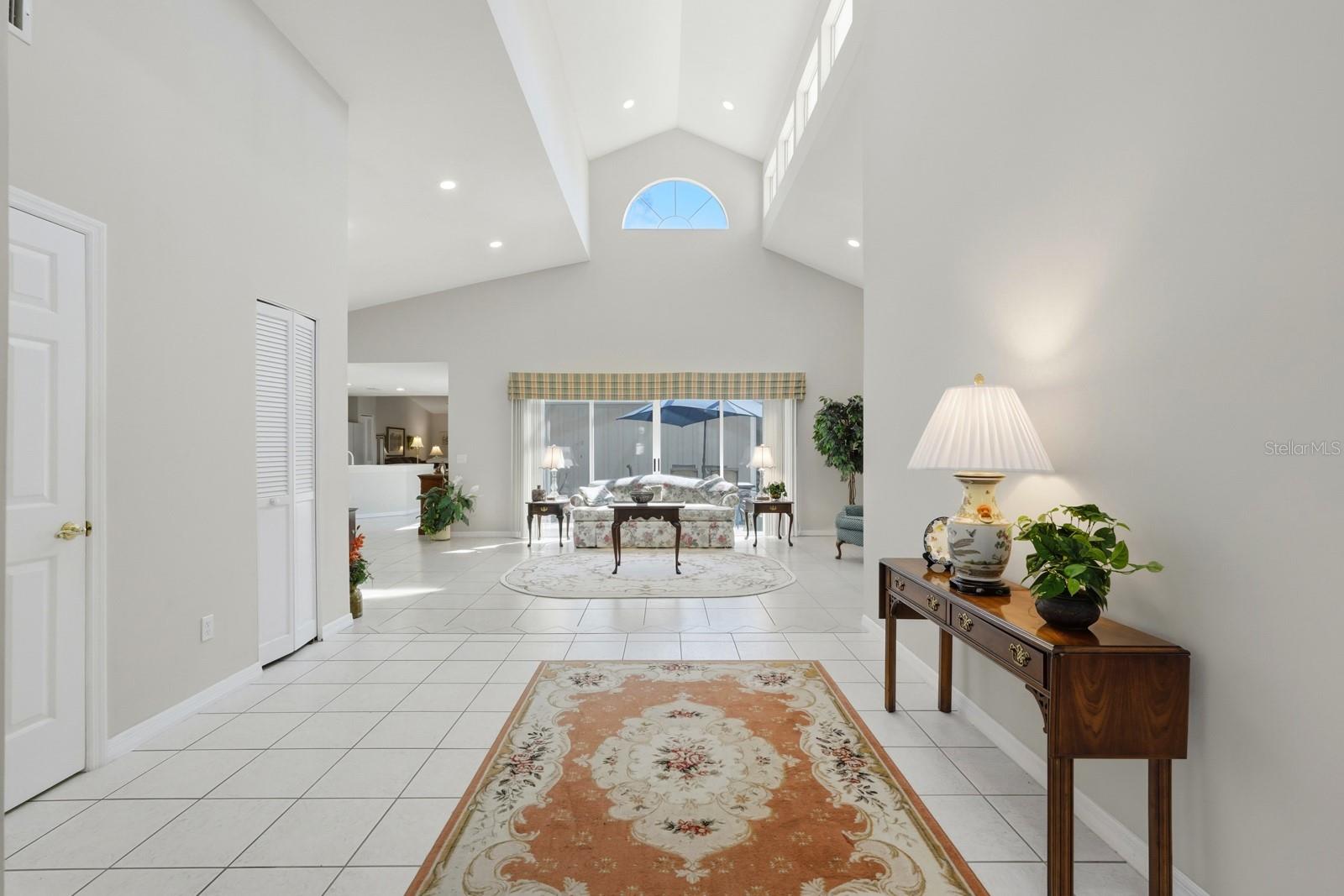 Image 4 of 60 For 38 Treetop Circle