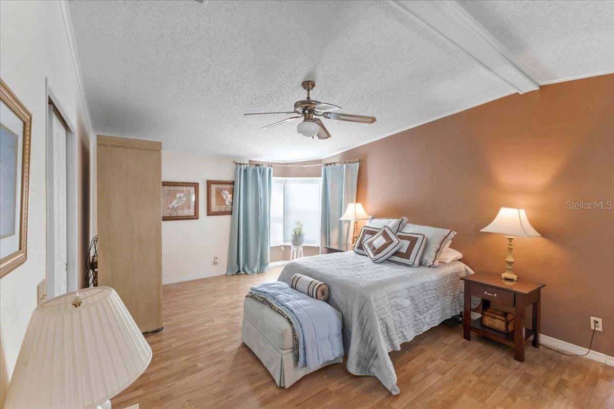 Image 17 of 58 For 633 Starboard Avenue