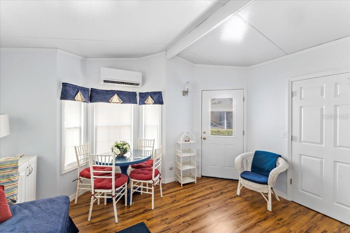 Image 23 of 58 For 633 Starboard Avenue