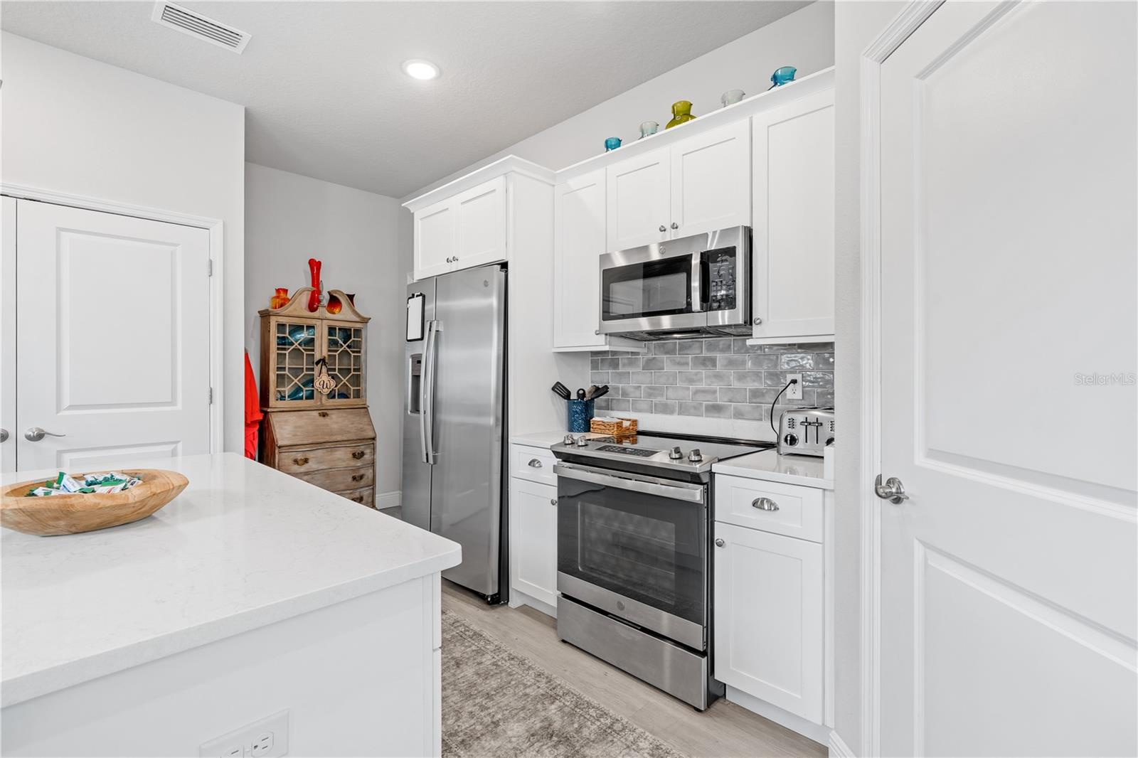 Image 24 of 79 For 3102 Meleto Boulevard