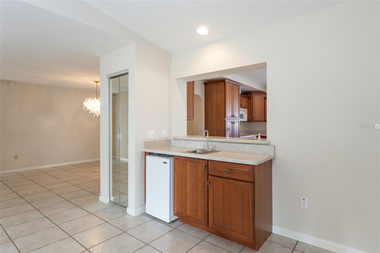 Image 12 of 52 For 21 Claymont Court S