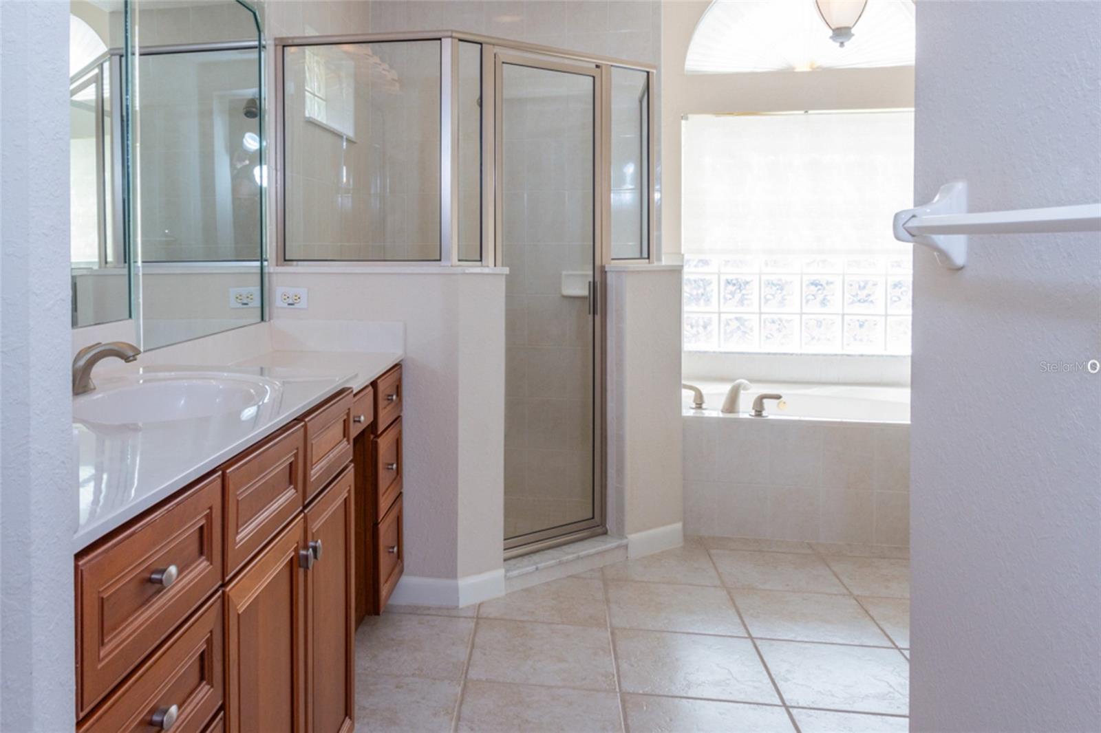 Image 22 of 52 For 21 Claymont Court S