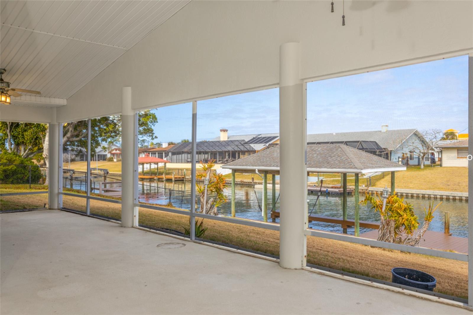 Image 33 of 52 For 21 Claymont Court S