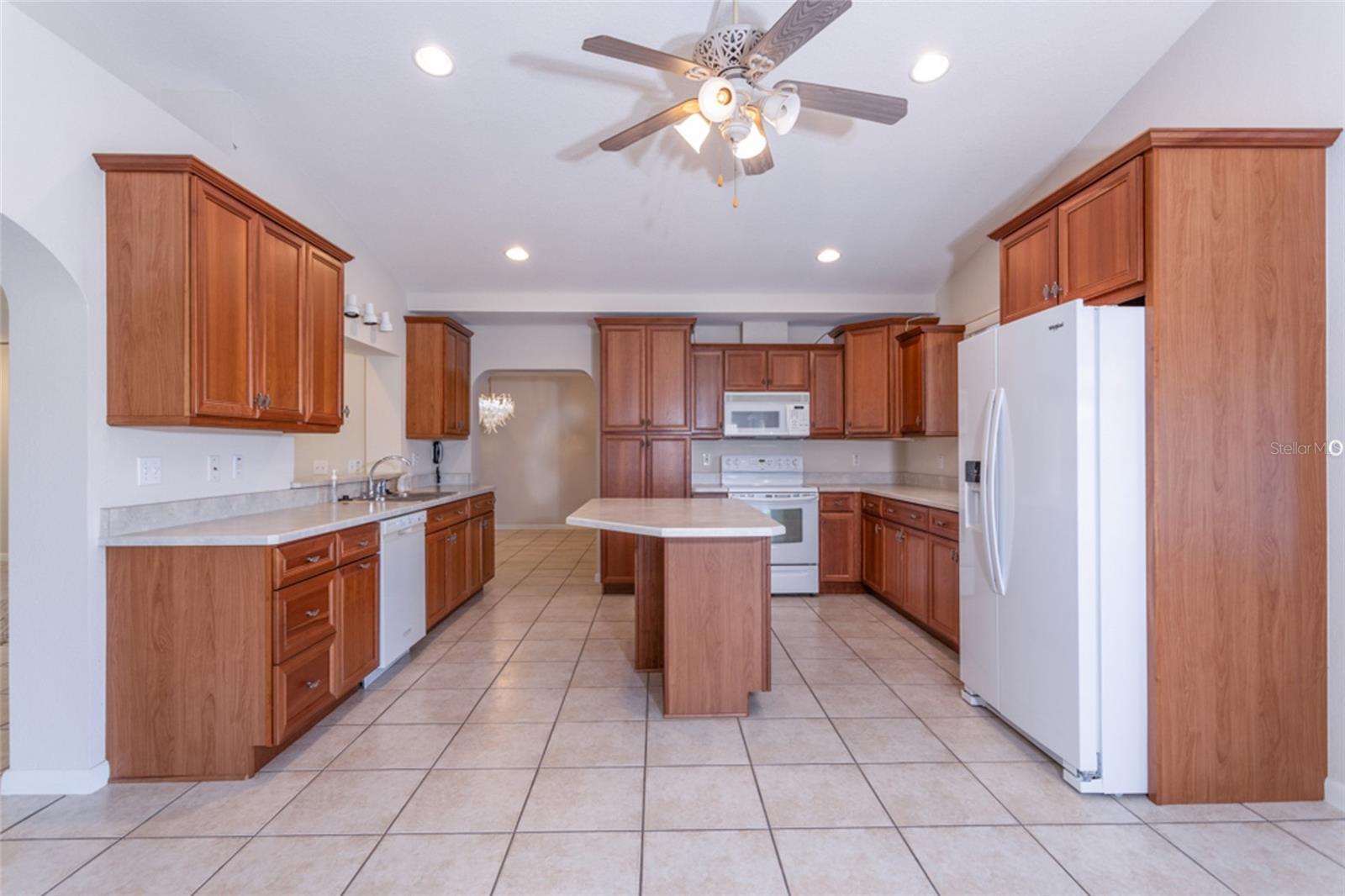 Image 4 of 52 For 21 Claymont Court S