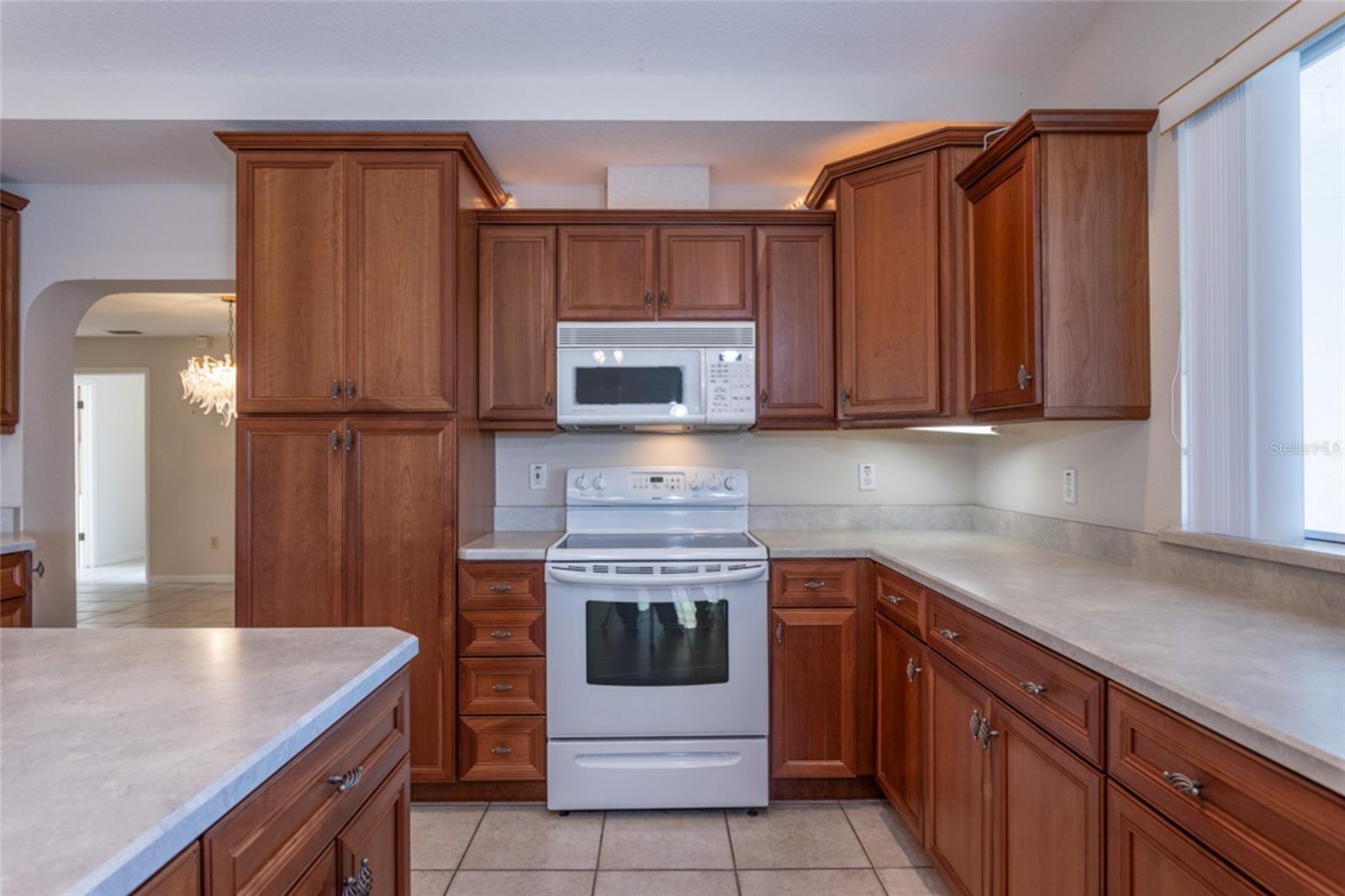 Image 6 of 52 For 21 Claymont Court S