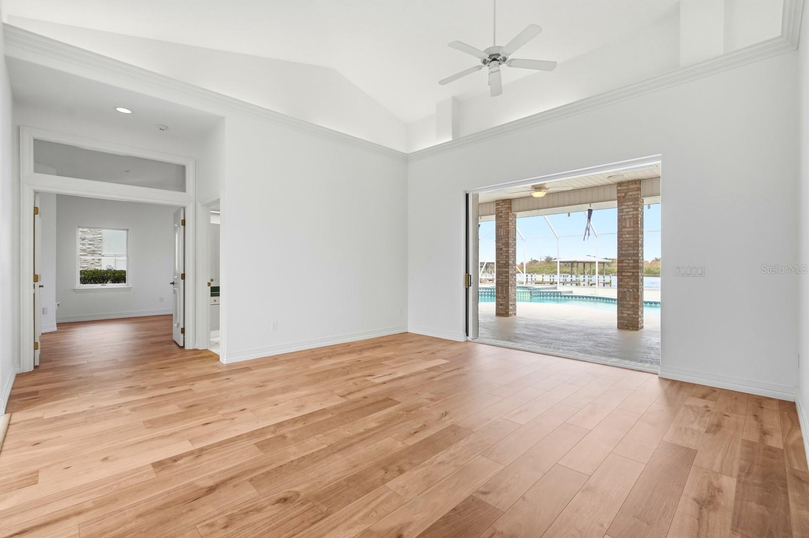 Image 10 of 56 For 407 Palm Drive