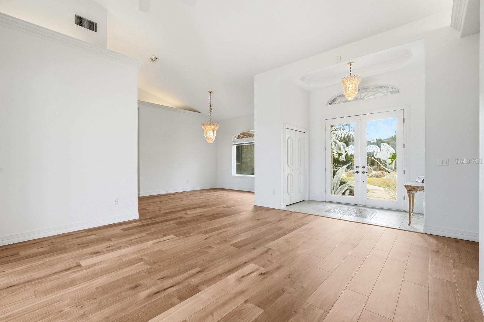 Image 14 of 56 For 407 Palm Drive