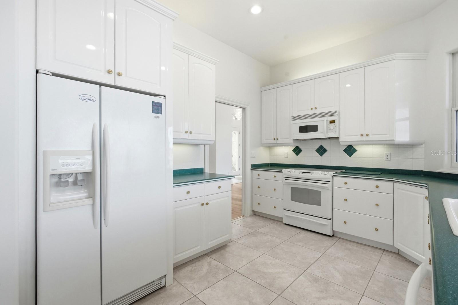 Image 15 of 56 For 407 Palm Drive