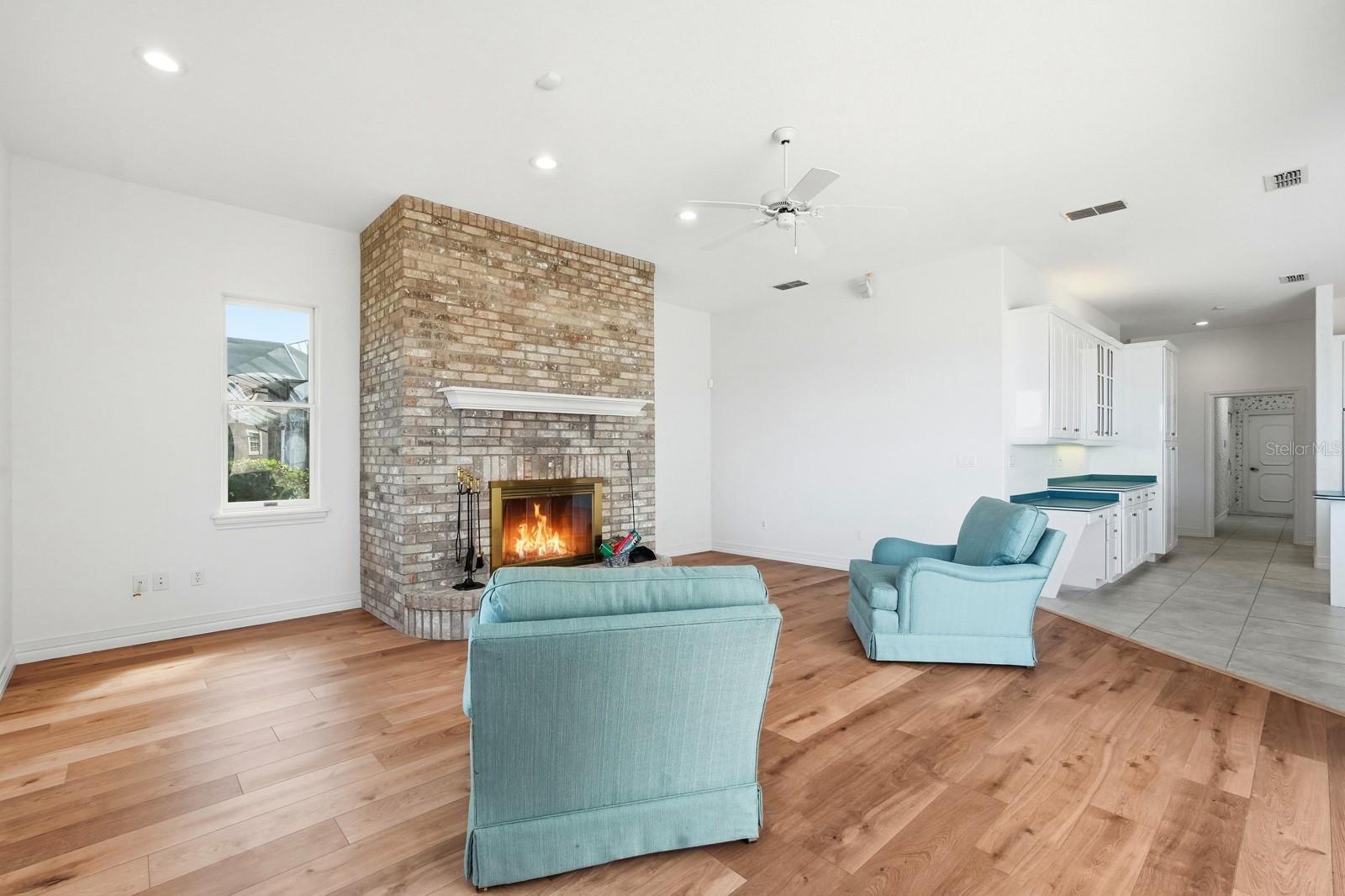 Image 25 of 56 For 407 Palm Drive