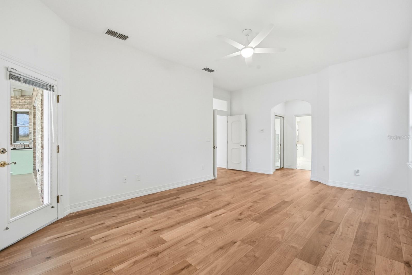 Image 35 of 56 For 407 Palm Drive