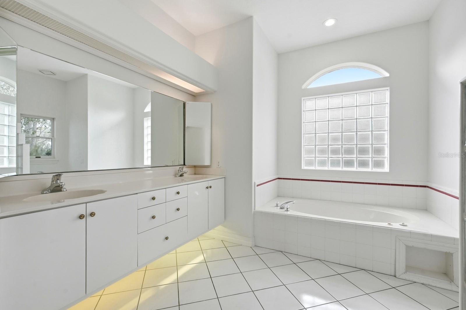 Image 36 of 56 For 407 Palm Drive