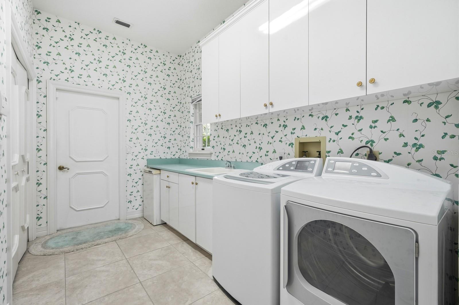 Image 40 of 56 For 407 Palm Drive