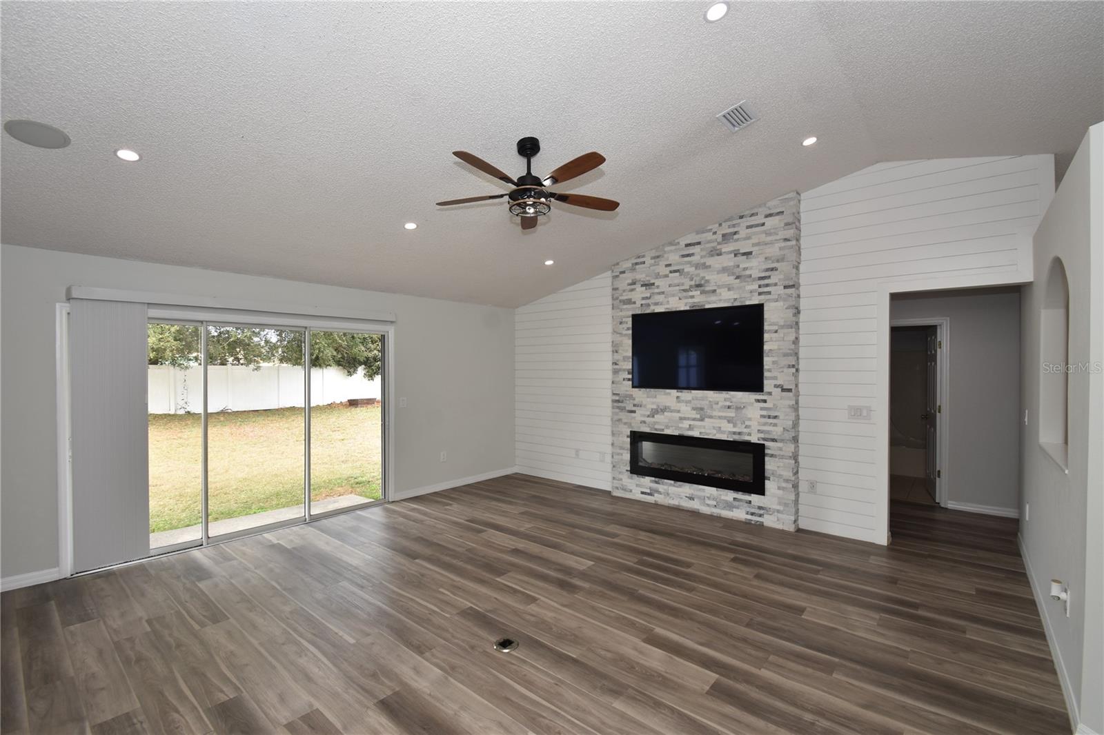 Image 10 of 36 For 77 Pebble Beach Drive