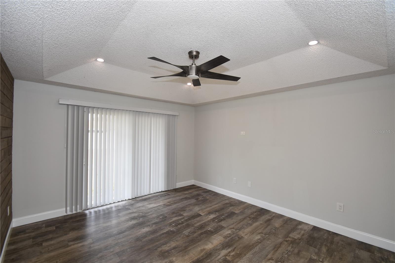 Image 19 of 36 For 77 Pebble Beach Drive