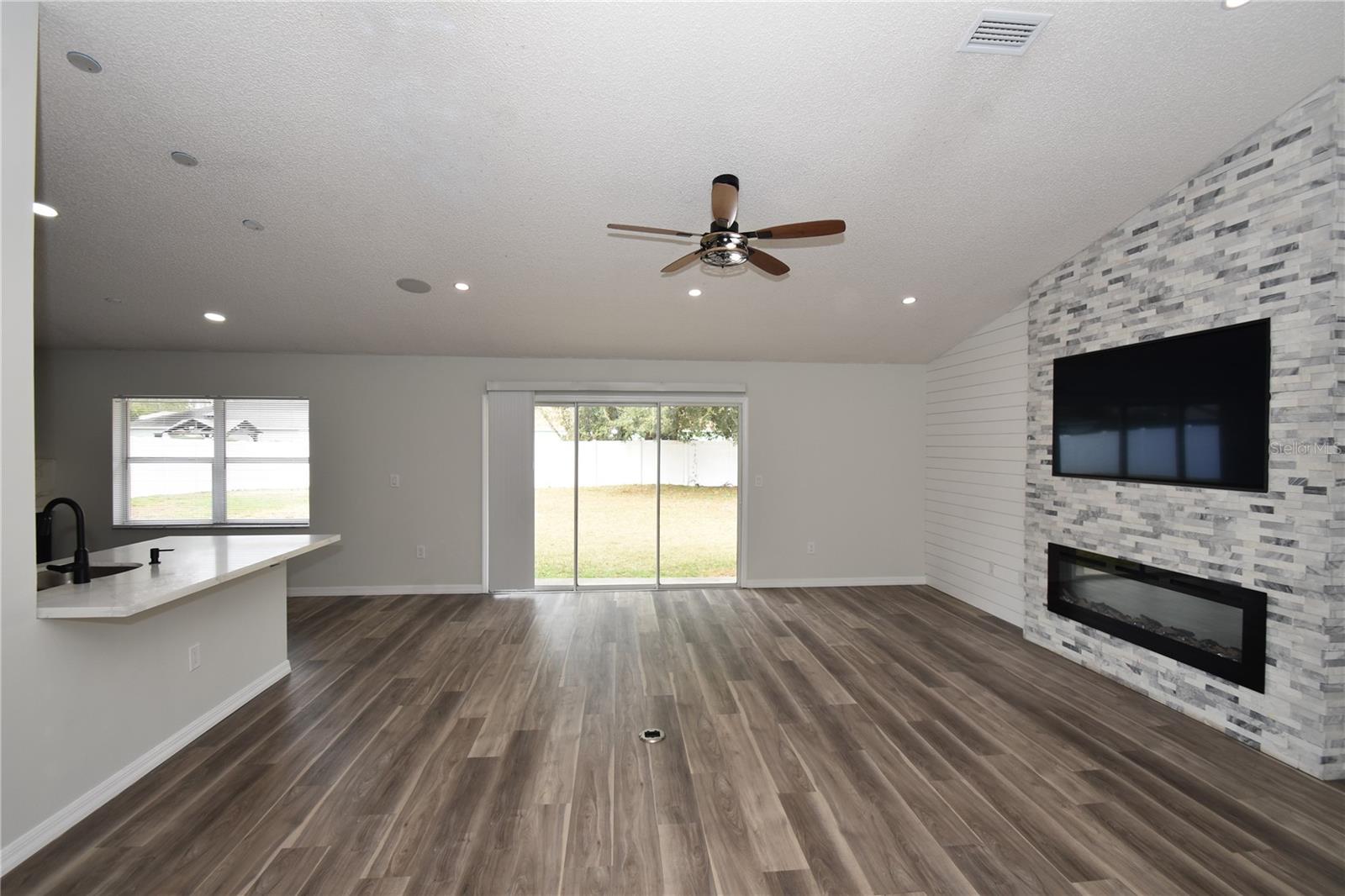 Image 9 of 36 For 77 Pebble Beach Drive