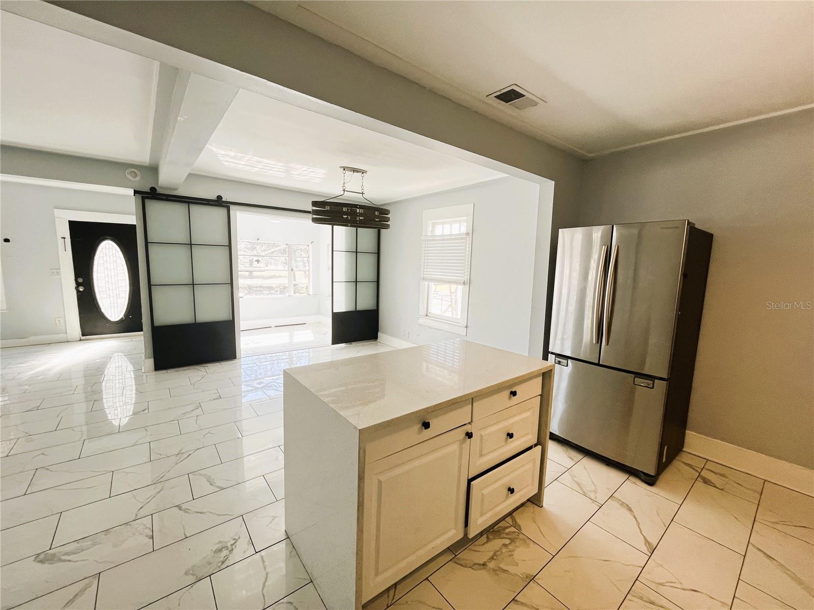 Image 27 of 39 For 318 Hobart Avenue