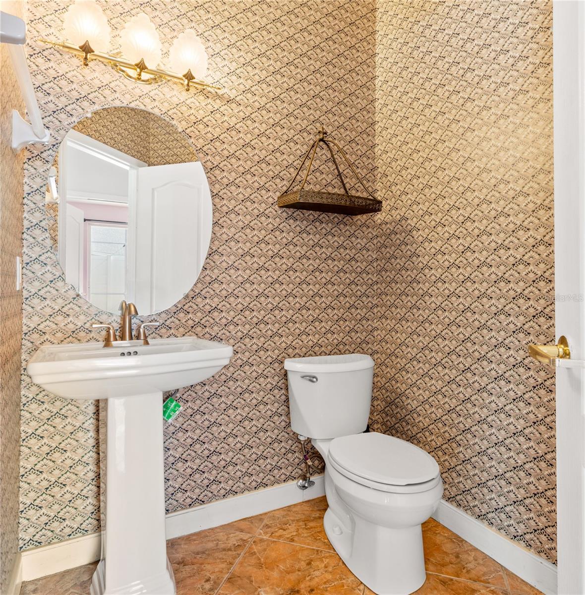 Image 27 of 72 For 8022 Canyon Lake Circle