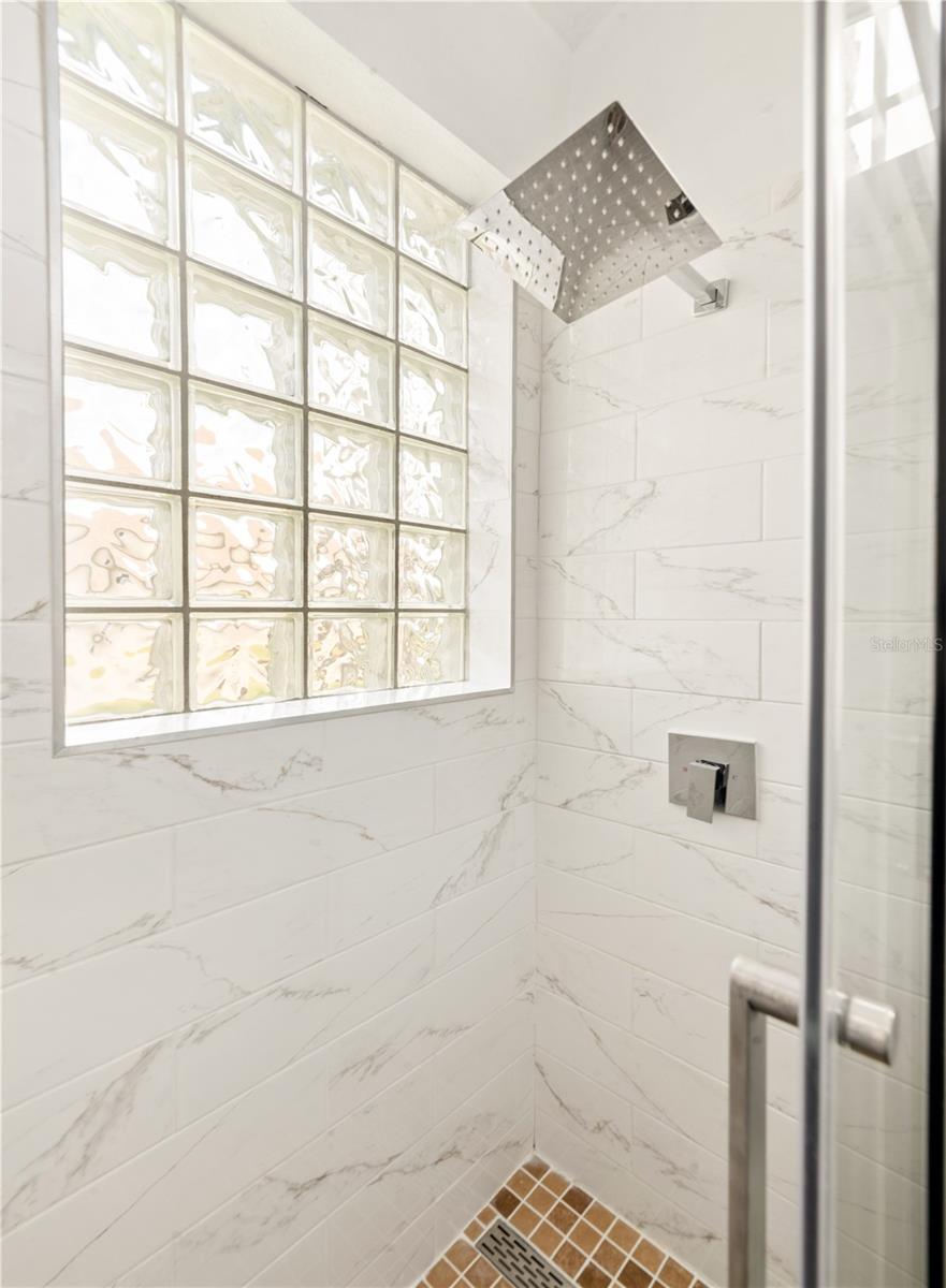 Image 40 of 72 For 8022 Canyon Lake Circle