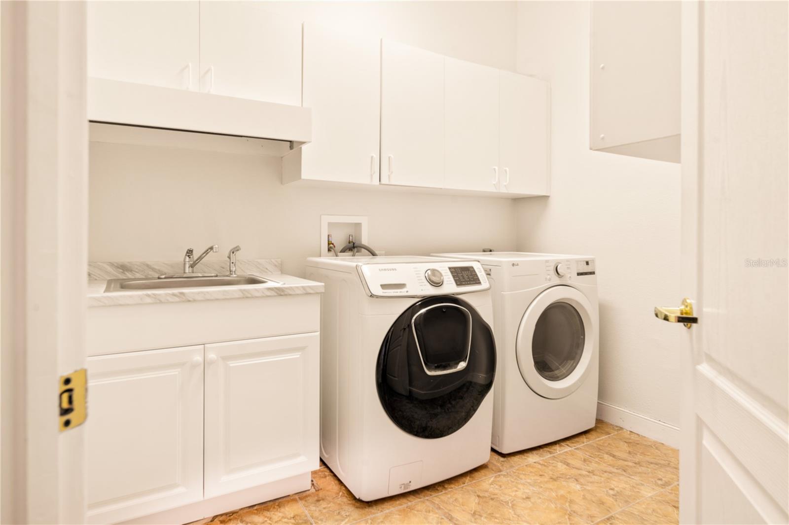 Image 59 of 72 For 8022 Canyon Lake Circle