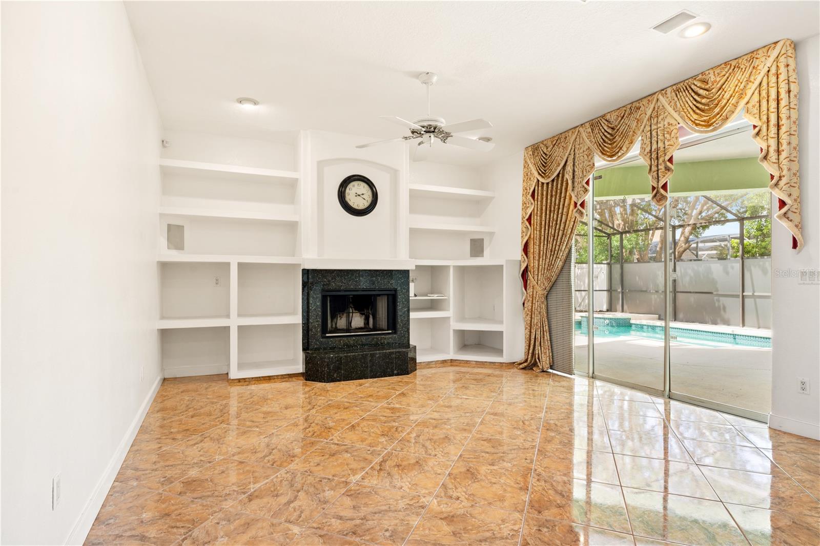 Image 6 of 72 For 8022 Canyon Lake Circle