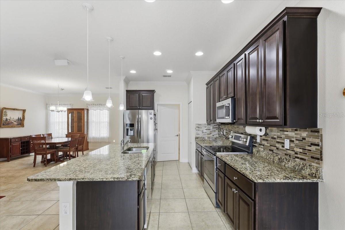 Image 20 of 52 For 21 Lewisdale Lane