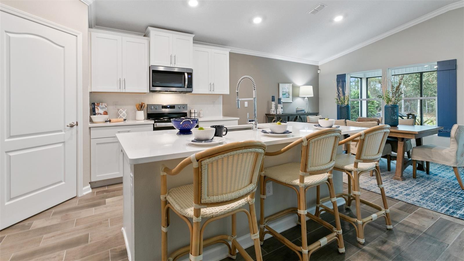 Image 14 of 41 For 29 Green Circle