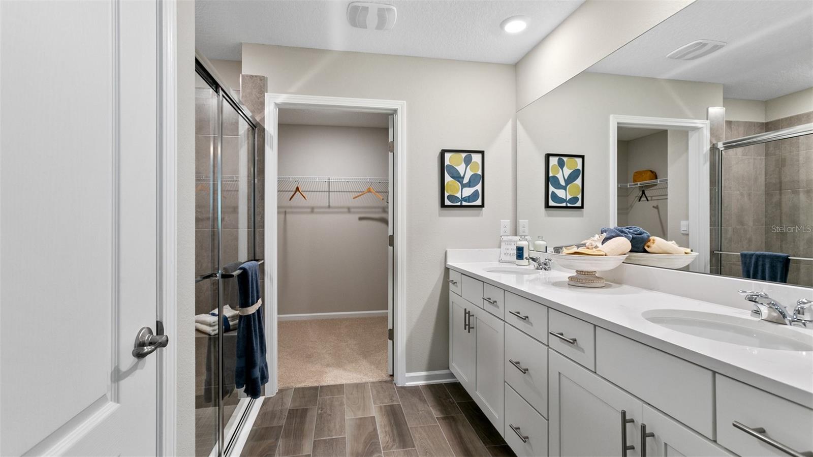 Image 23 of 41 For 29 Green Circle