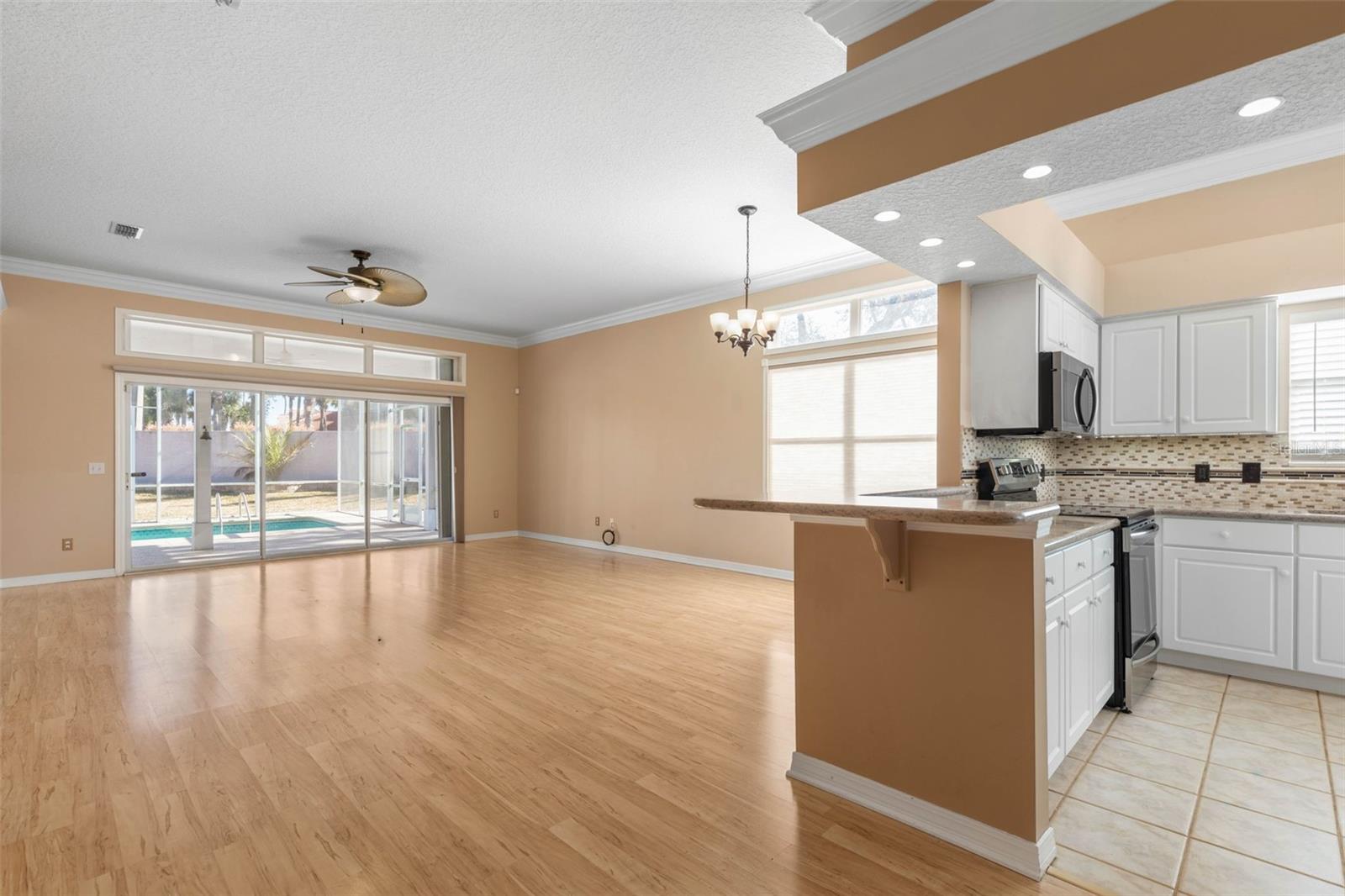 Image 10 of 70 For 204 Sea Woods Drive N