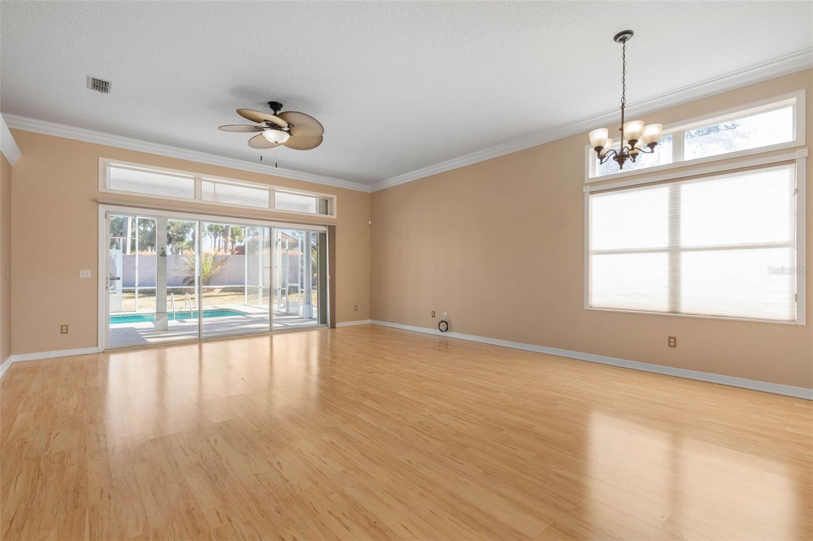 Image 11 of 70 For 204 Sea Woods Drive N