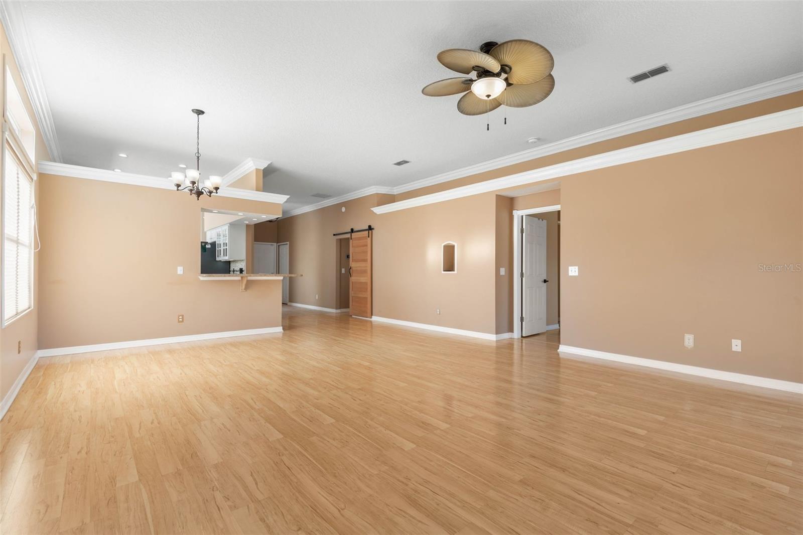 Image 15 of 70 For 204 Sea Woods Drive N