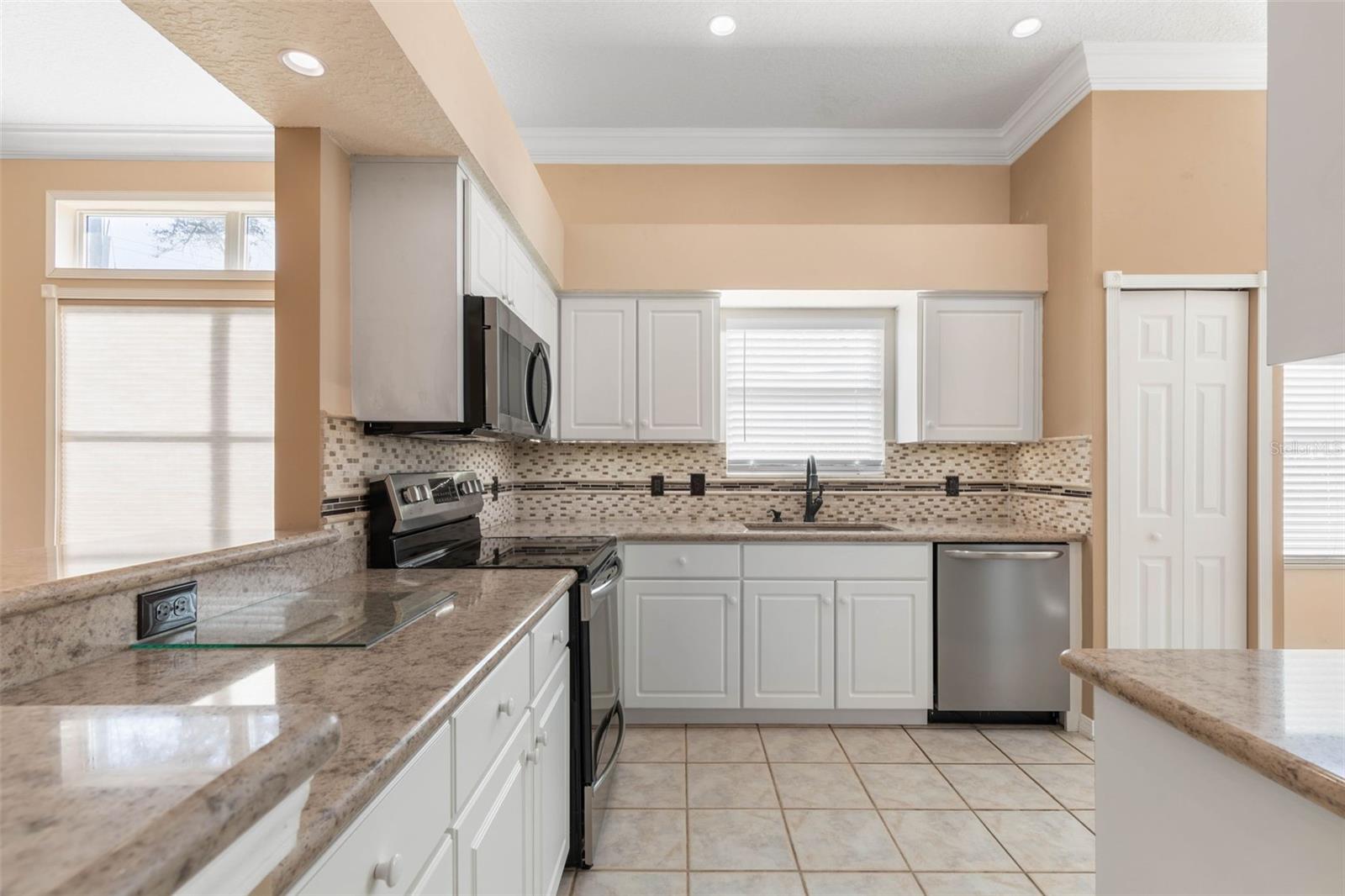 Image 18 of 70 For 204 Sea Woods Drive N