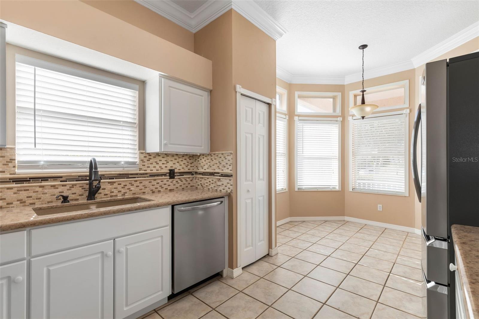 Image 19 of 70 For 204 Sea Woods Drive N