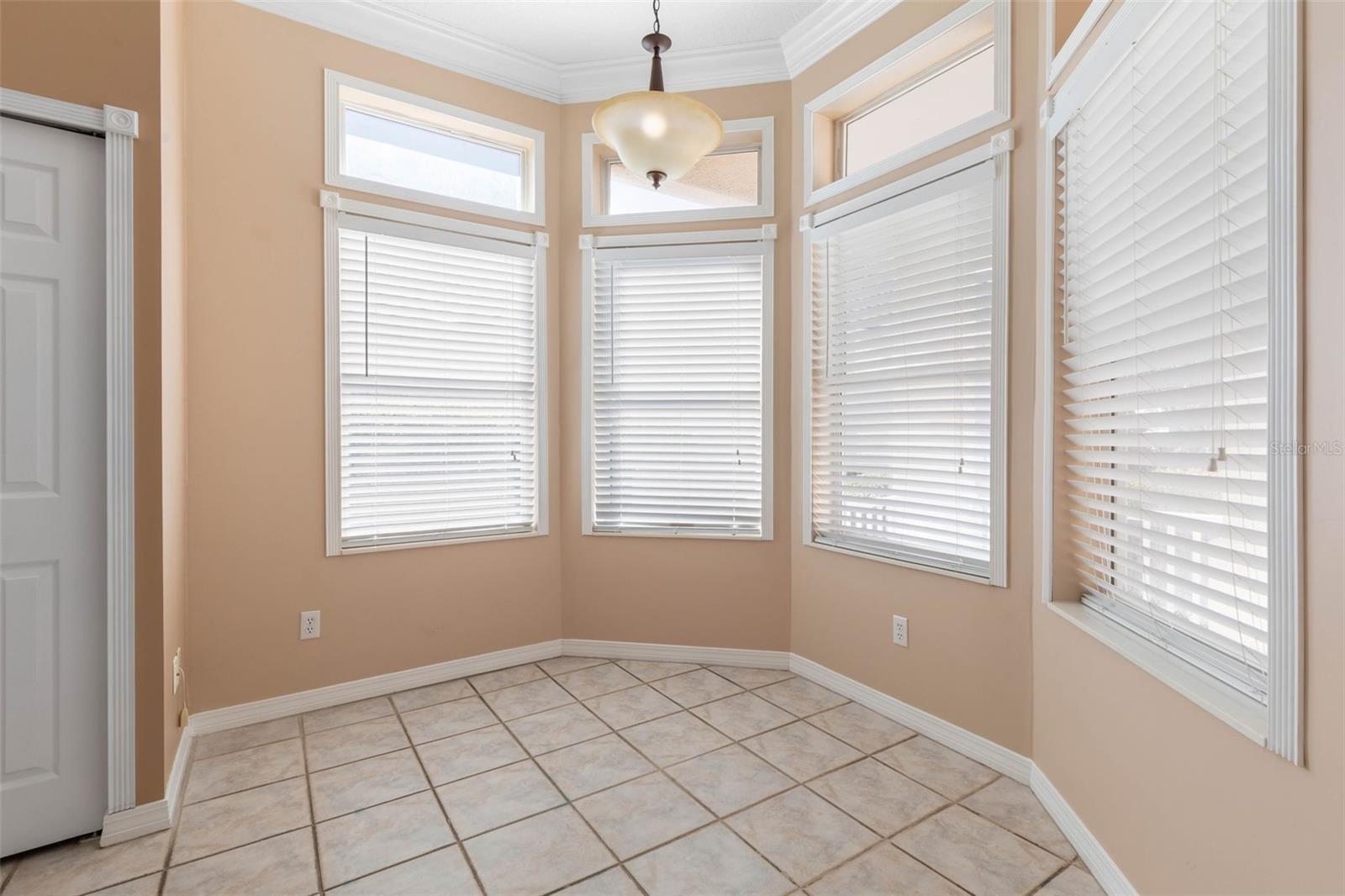 Image 23 of 70 For 204 Sea Woods Drive N