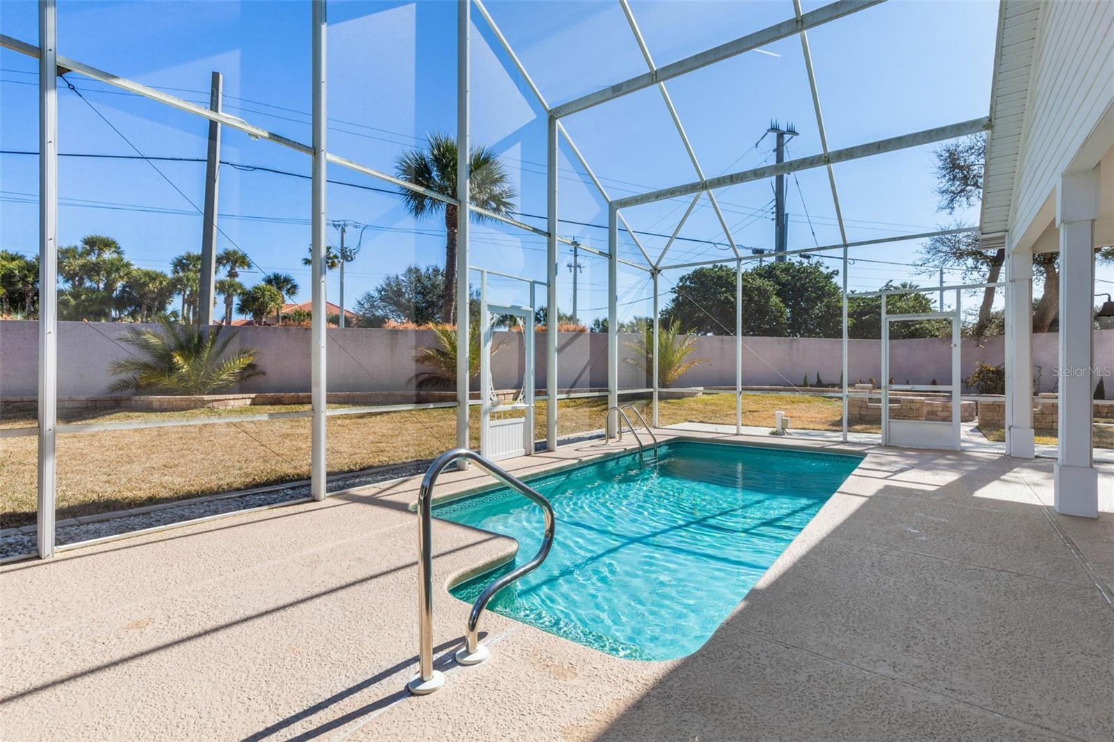 Image 26 of 70 For 204 Sea Woods Drive N