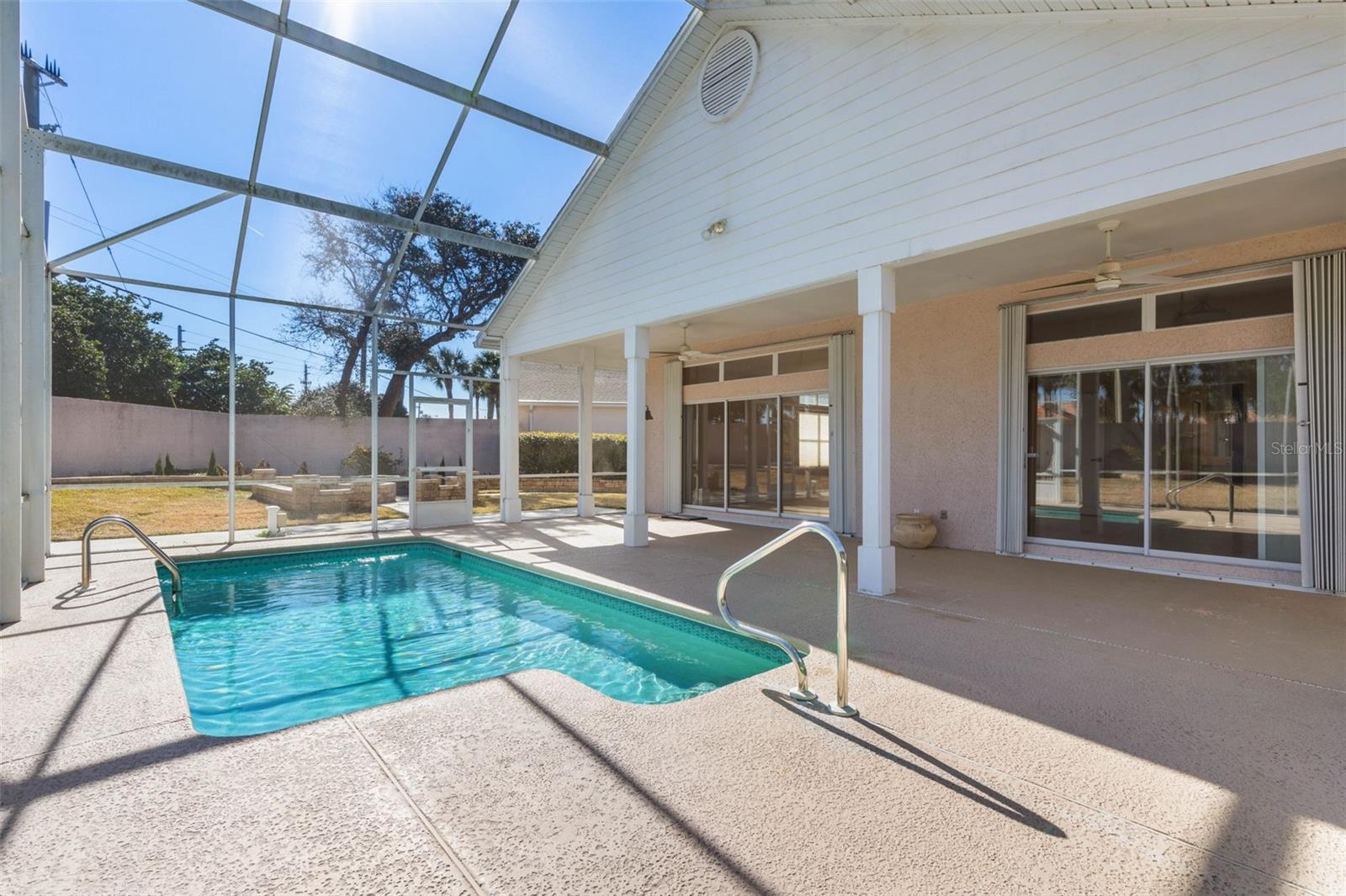 Image 27 of 70 For 204 Sea Woods Drive N