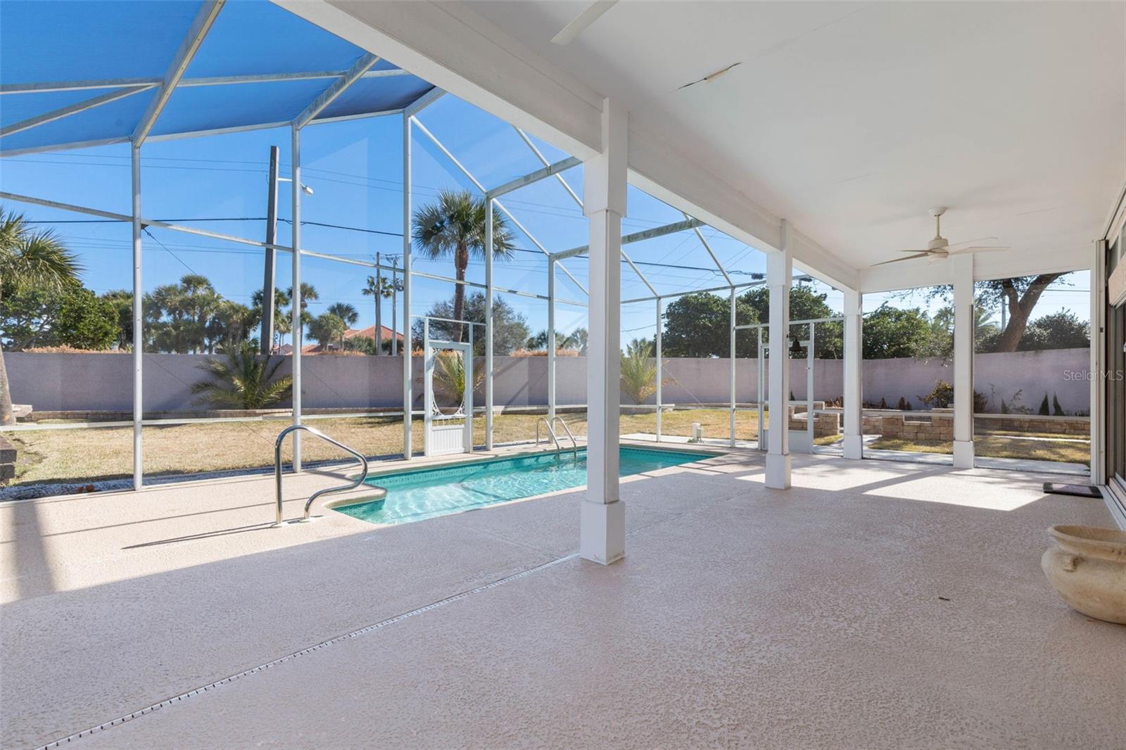 Image 28 of 70 For 204 Sea Woods Drive N